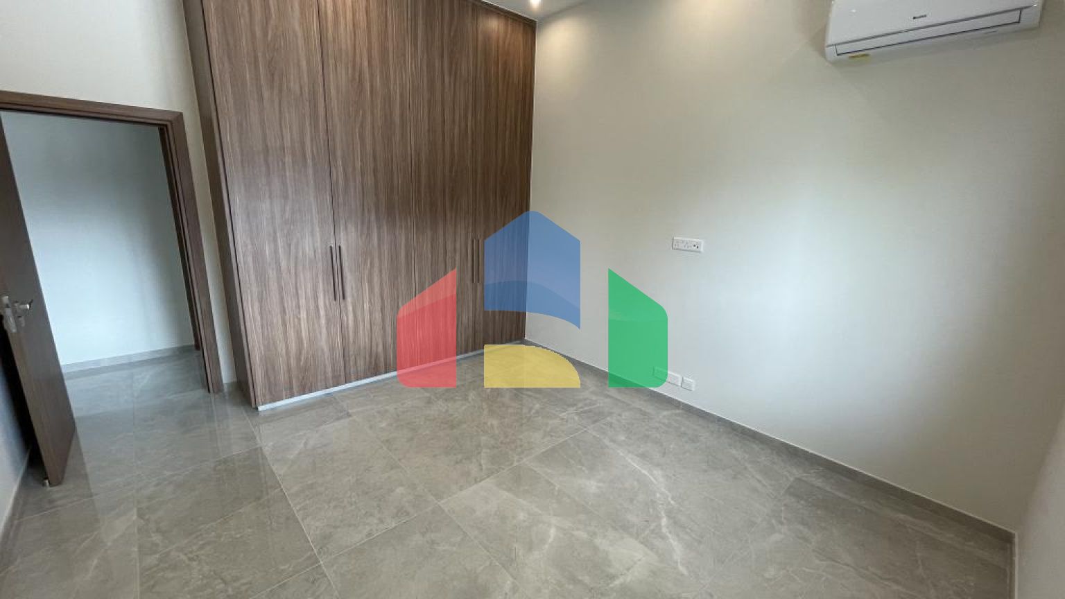 Продаж - Вілла 376 m² В Лимассоле