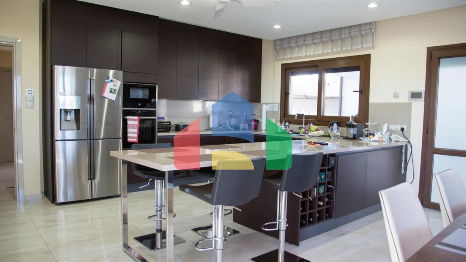 Продаж - Вілла 330 m² В Лимассоле