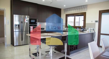 Продаж - Вілла 330 m² В Лимассоле