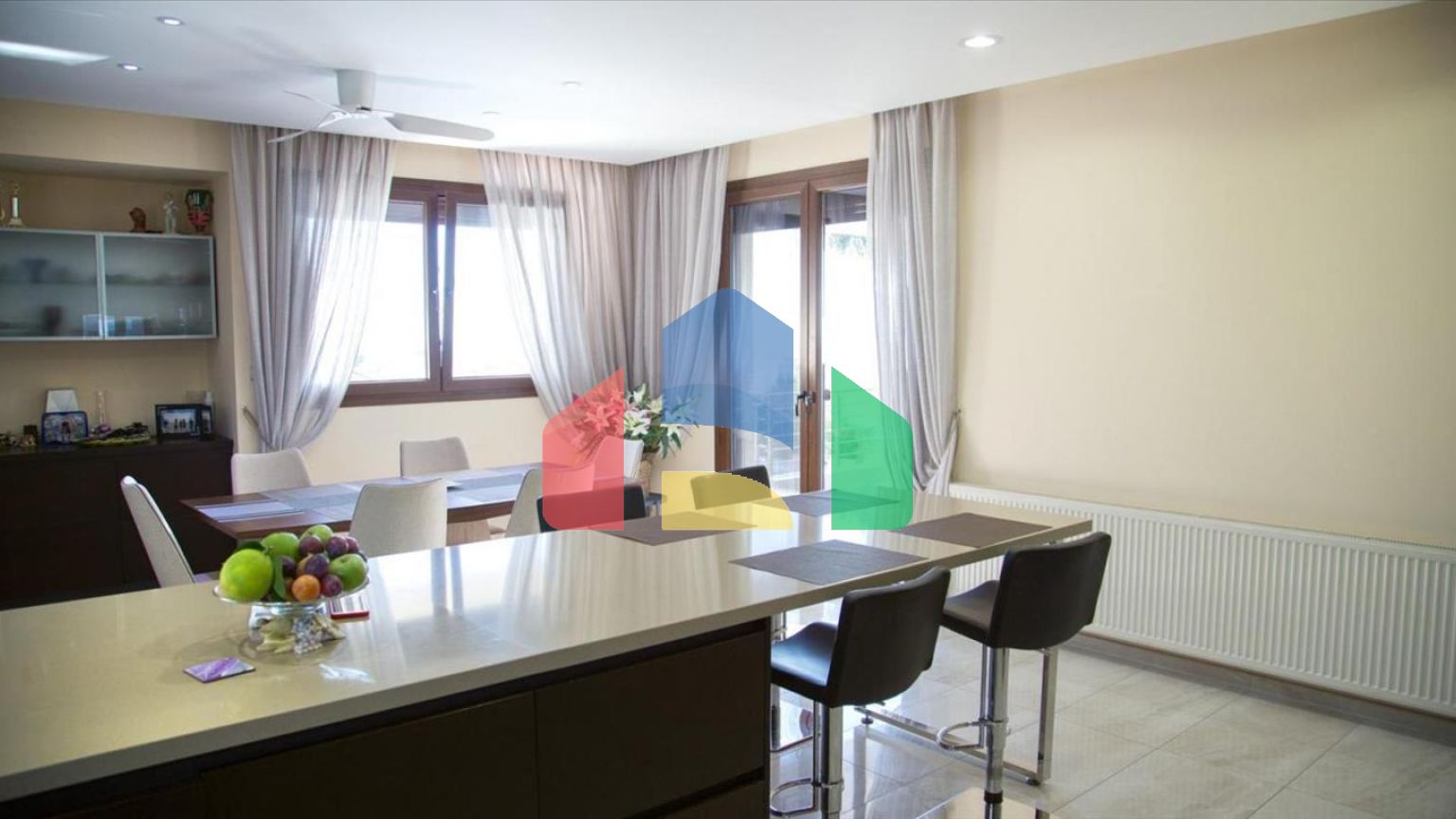 Продаж - Вілла 330 m² В Лимассоле