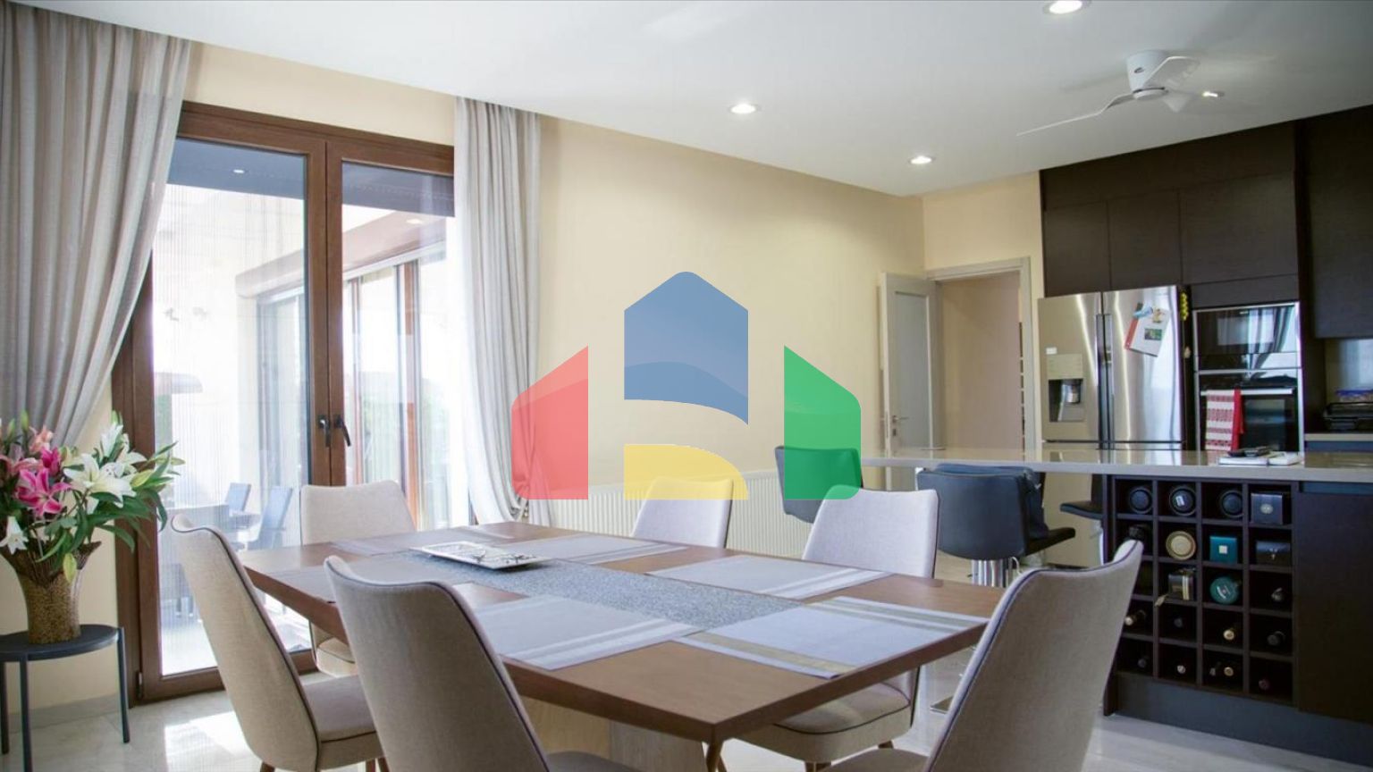 Продаж - Вілла 330 m² В Лимассоле