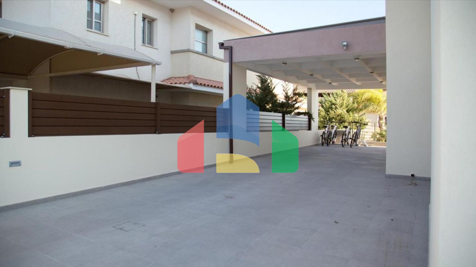 Продаж - Вілла 330 m² В Лимассоле