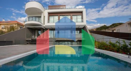 Продаж - Вілла 593 m² В Лимассоле