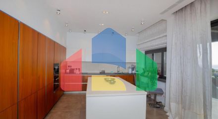 Продаж - Вілла 593 m² В Лимассоле