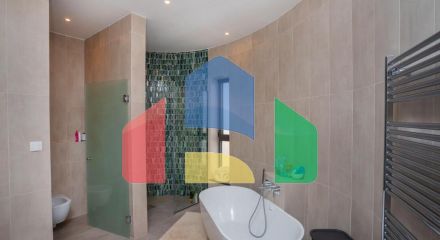 Продаж - Вілла 593 m² В Лимассоле