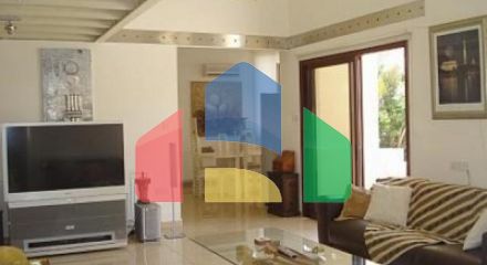 For Sale - Detached house 200 m² in Limassol
