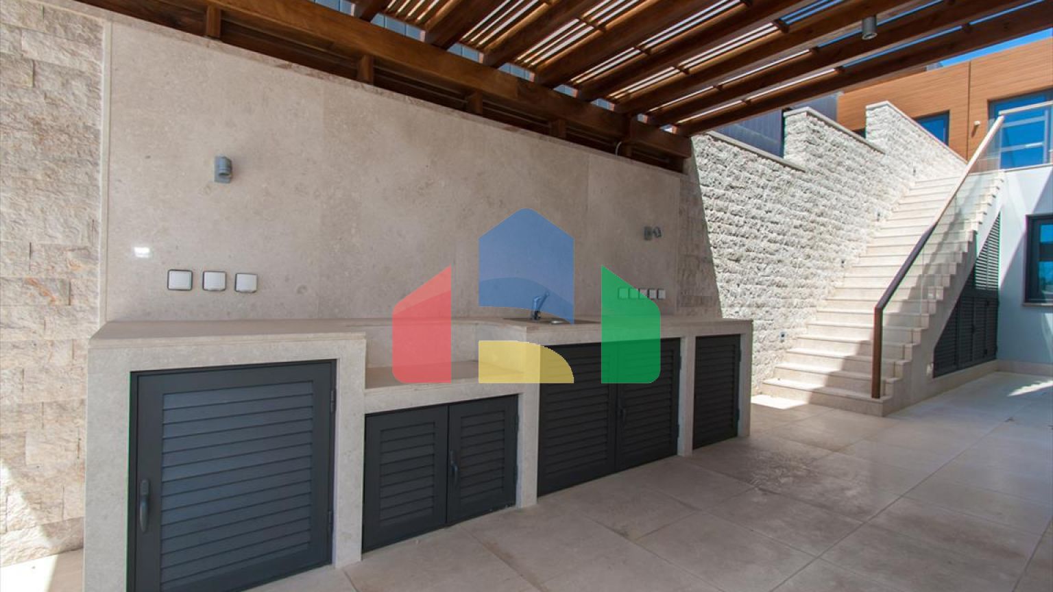 Продаж - Вілла 550 m² В Лимассоле