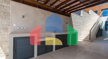 Продаж - Вілла 550 m² В Лимассоле