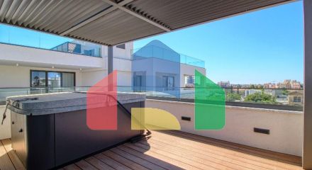 Продаж - Вілла 226 m² В Лимассоле