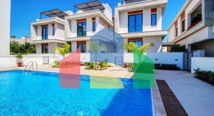 Продаж - Вілла 226 m² В Лимассоле