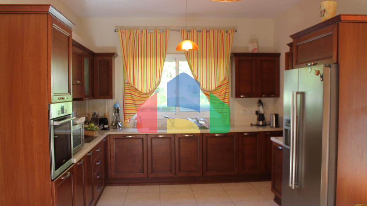 Продаж - Вілла 185 m² В Лимассоле