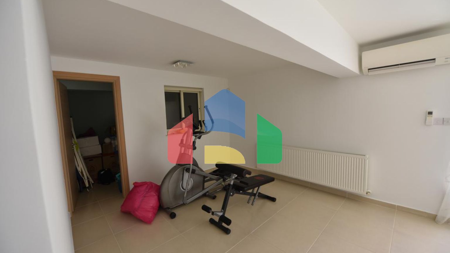 Продаж - Вілла 200 m² В Лимассоле