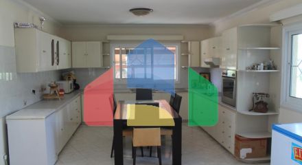 Продаж - Котедж 340 m² В Лимассоле