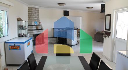 Продаж - Котедж 340 m² В Лимассоле
