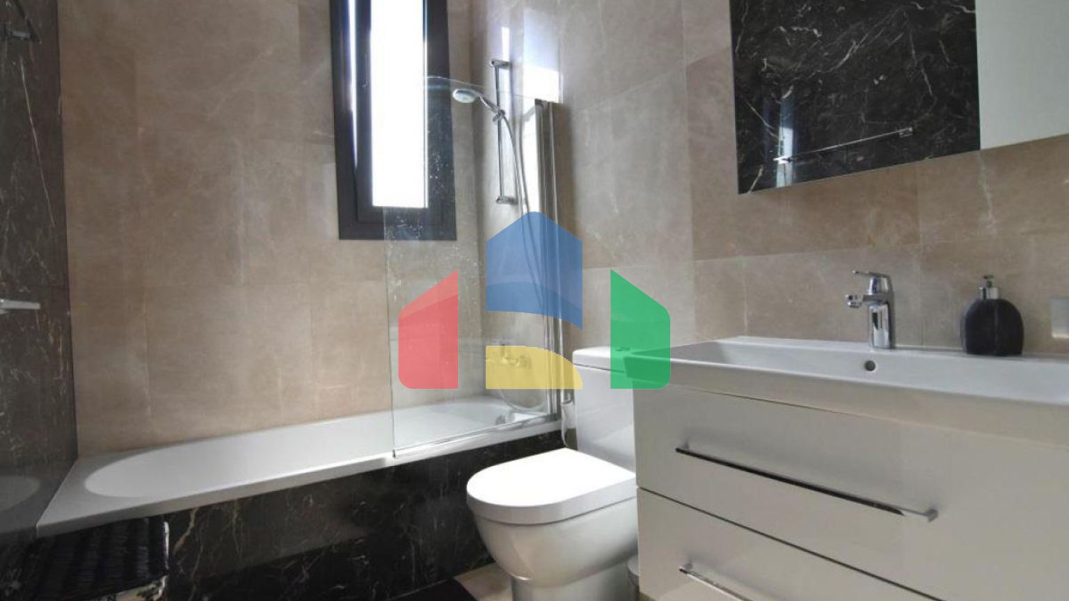 Продаж - Квартира 226 m² В Лимассоле