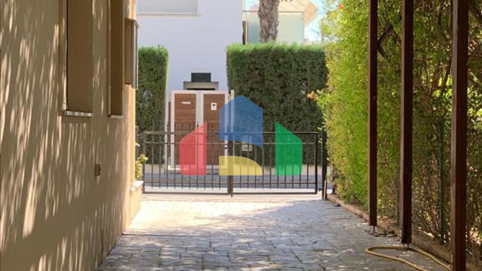 Продаж - Вілла 220 m² В Лимассоле