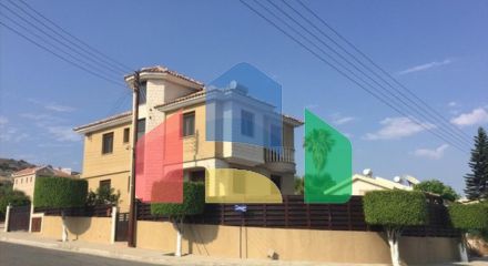 Продаж - Вілла 295 m² В Лимассоле