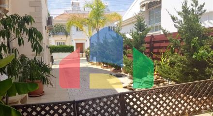 For Sale - Detached house 320 m² in Limassol