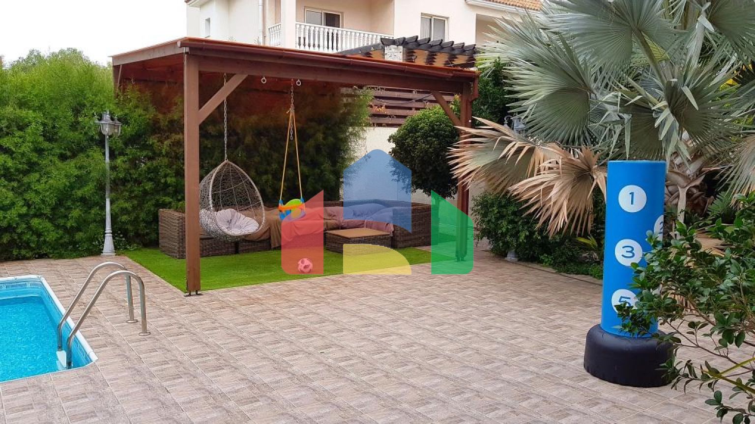 Продаж - Вілла 450 m² В Лимассоле