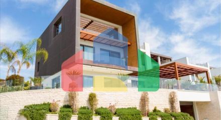 For Sale - Villa 520 m² in Limassol