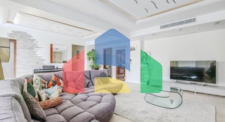 For Sale - Villa 400 m² in Limassol