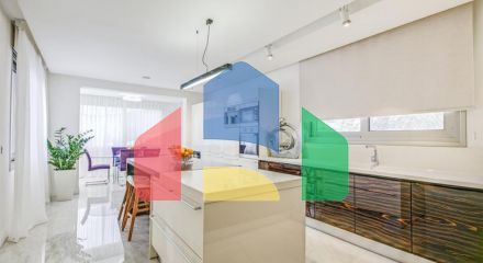 For Sale - Villa 400 m² in Limassol