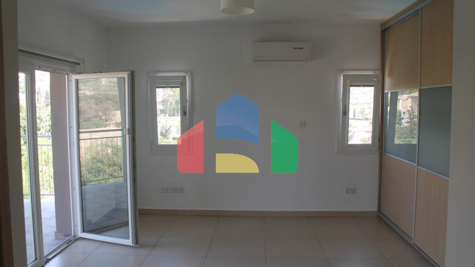 Продаж - Вілла 350 m² В Лимассоле