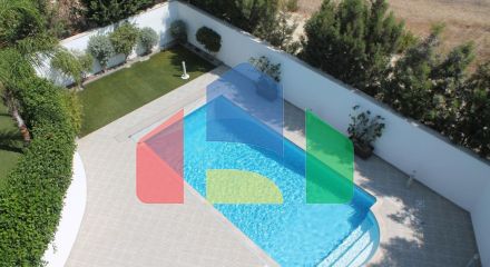 Продаж - Вілла 350 m² В Лимассоле