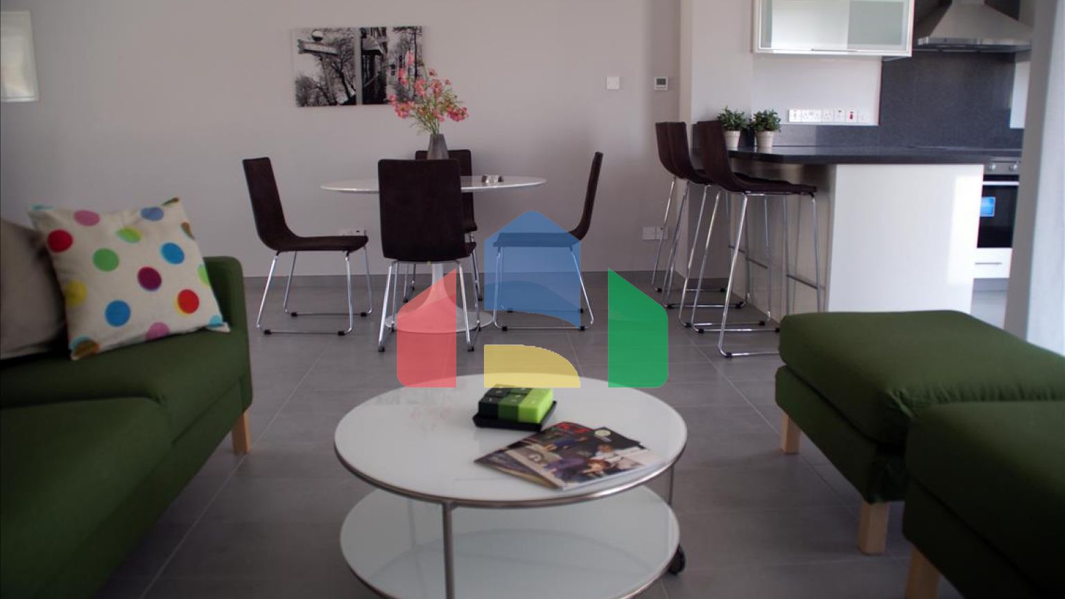 Продаж - Таунхаус 97 m² В Лимассоле