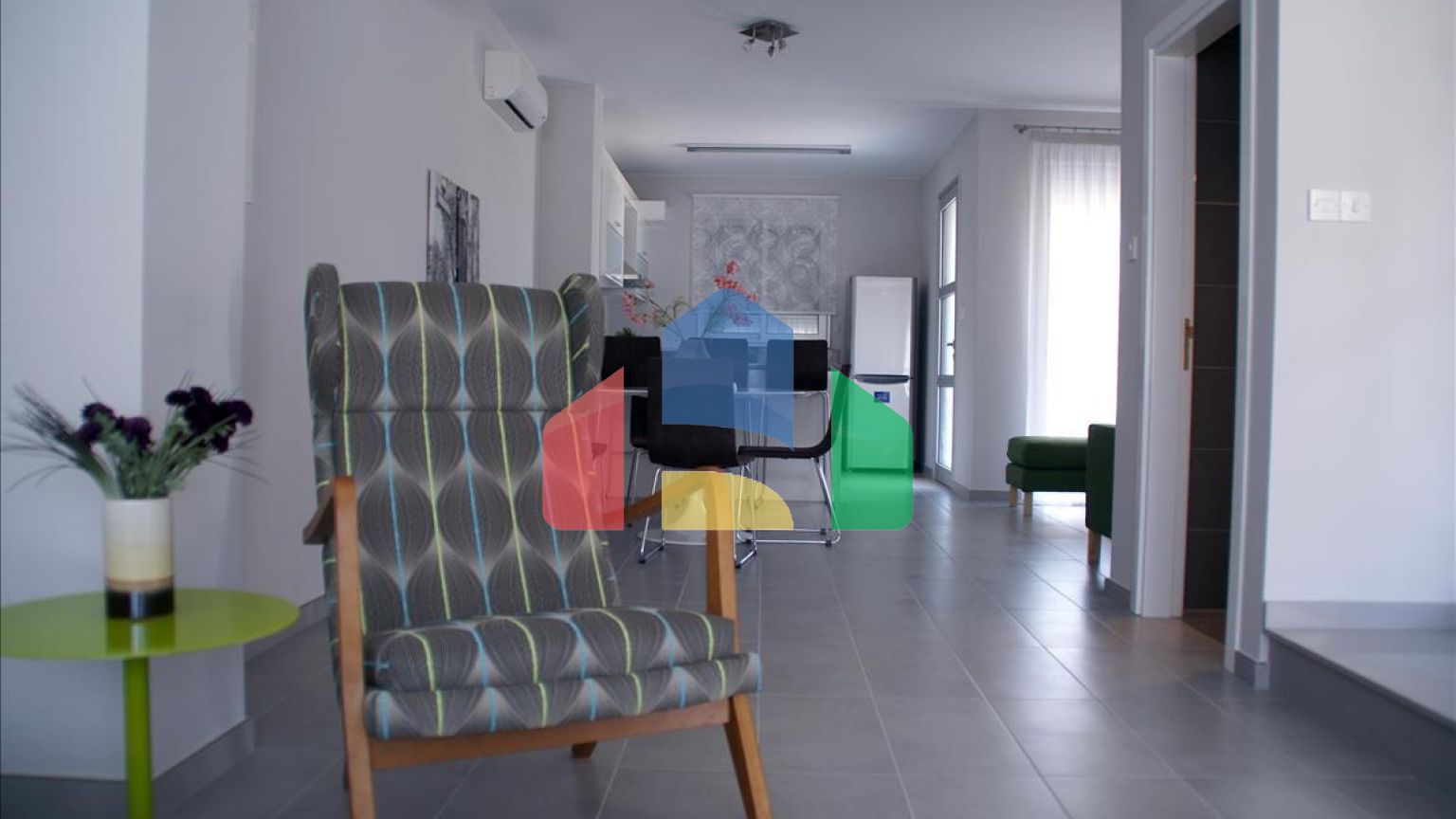 Продаж - Таунхаус 97 m² В Лимассоле