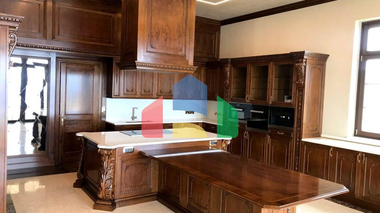 Продаж - Вілла 1167 m² В Лимассоле