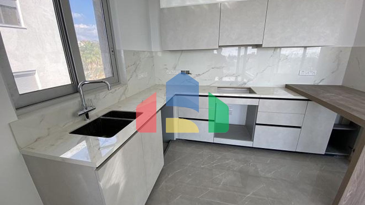 Продаж - Квартира 110 m² В Лимассоле