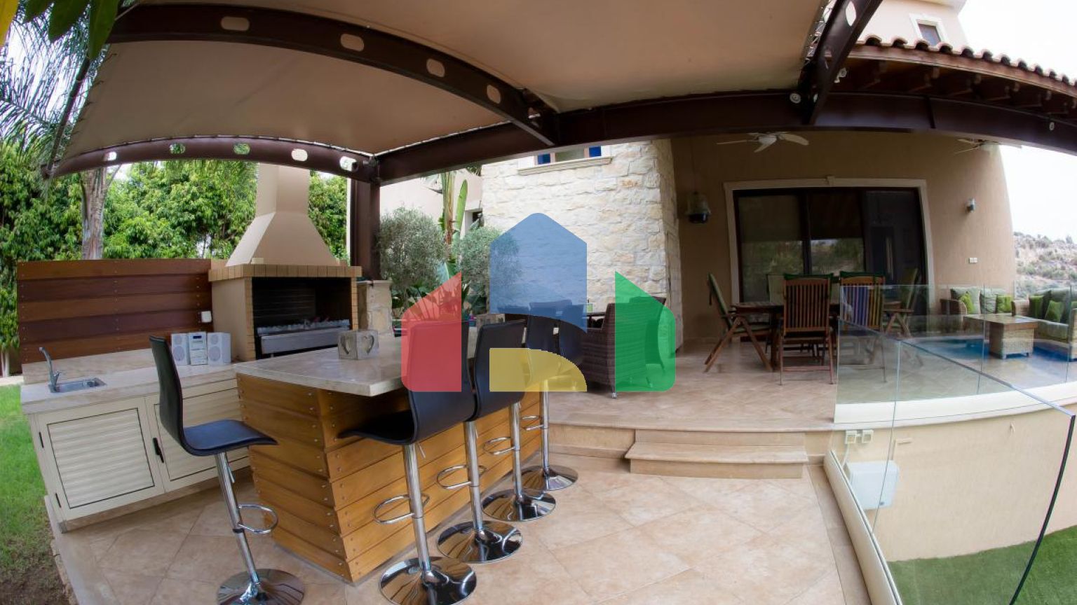 Продаж - Вілла 600 m² В Лимассоле