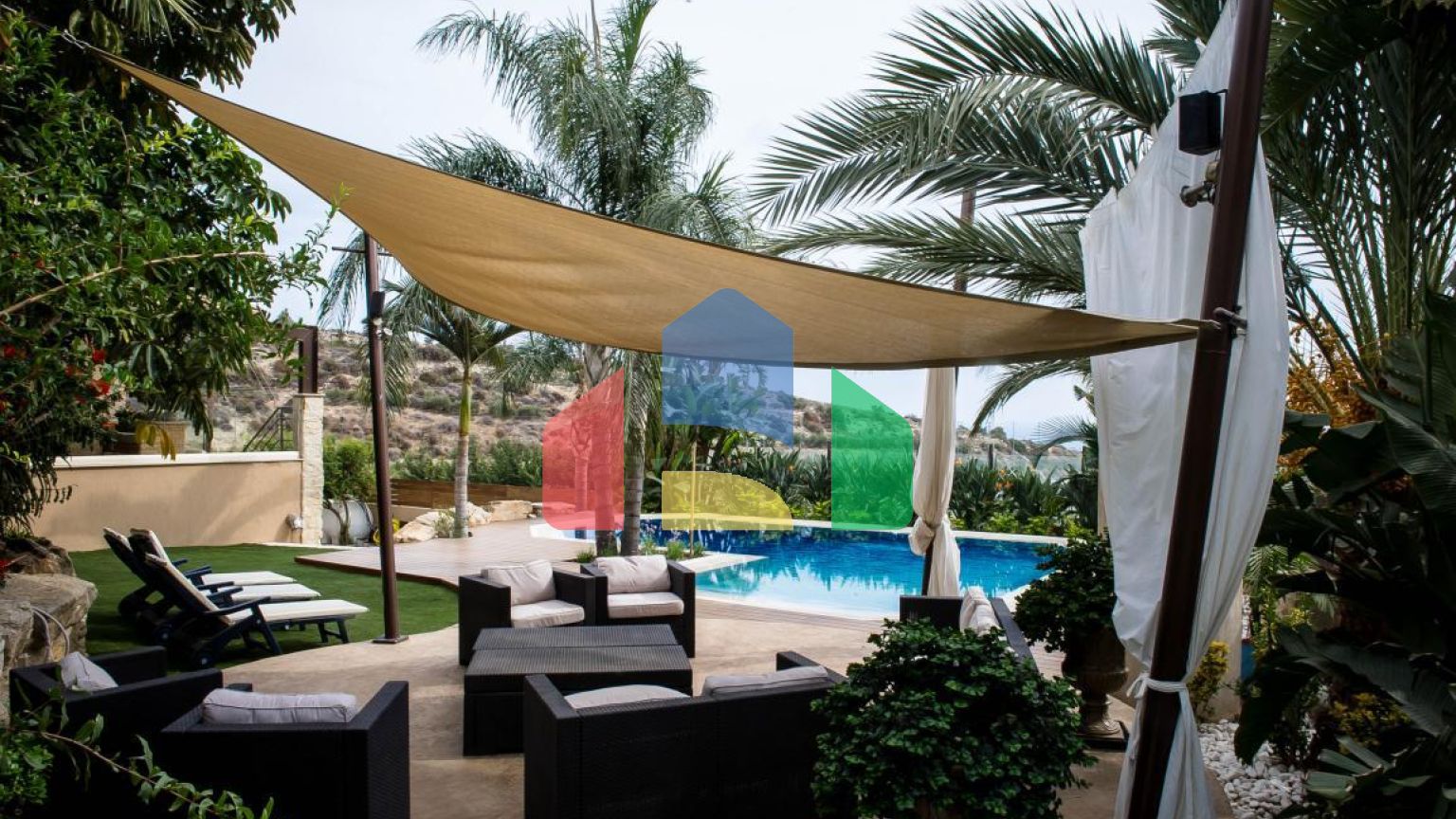 Продаж - Вілла 600 m² В Лимассоле