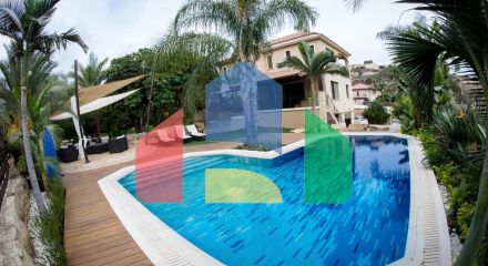 Продаж - Вілла 600 m² В Лимассоле