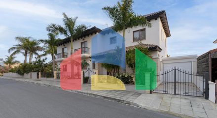 Продаж - Котедж 246 m² В Лимассоле