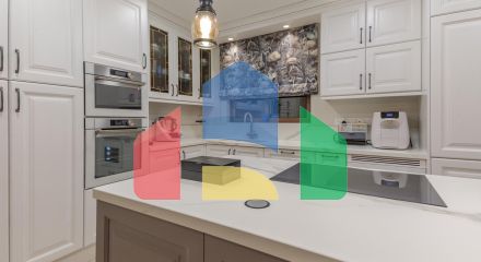 Продаж - Котедж 246 m² В Лимассоле