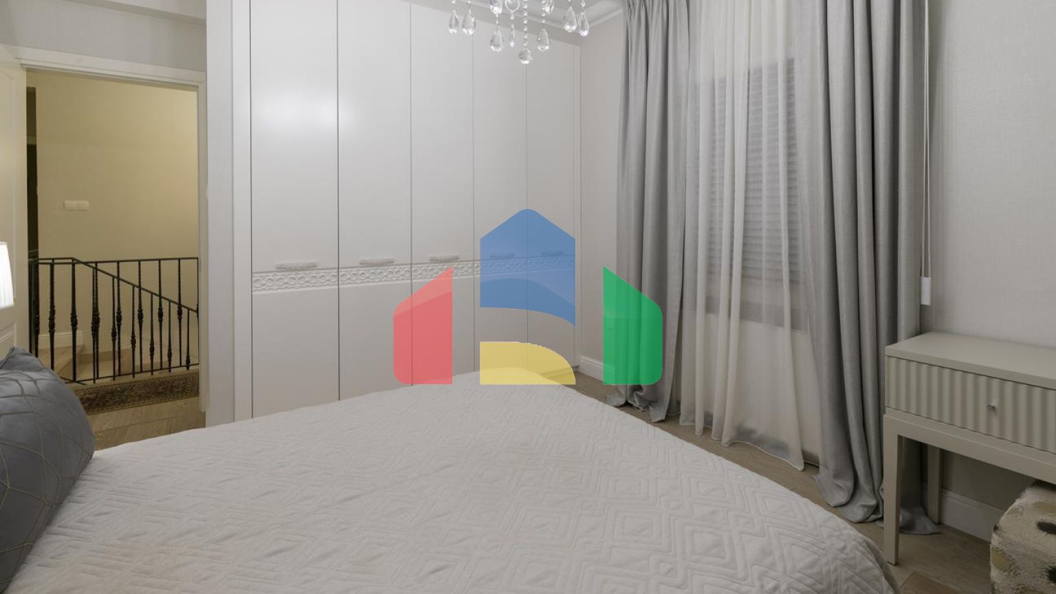 Продаж - Котедж 246 m² В Лимассоле