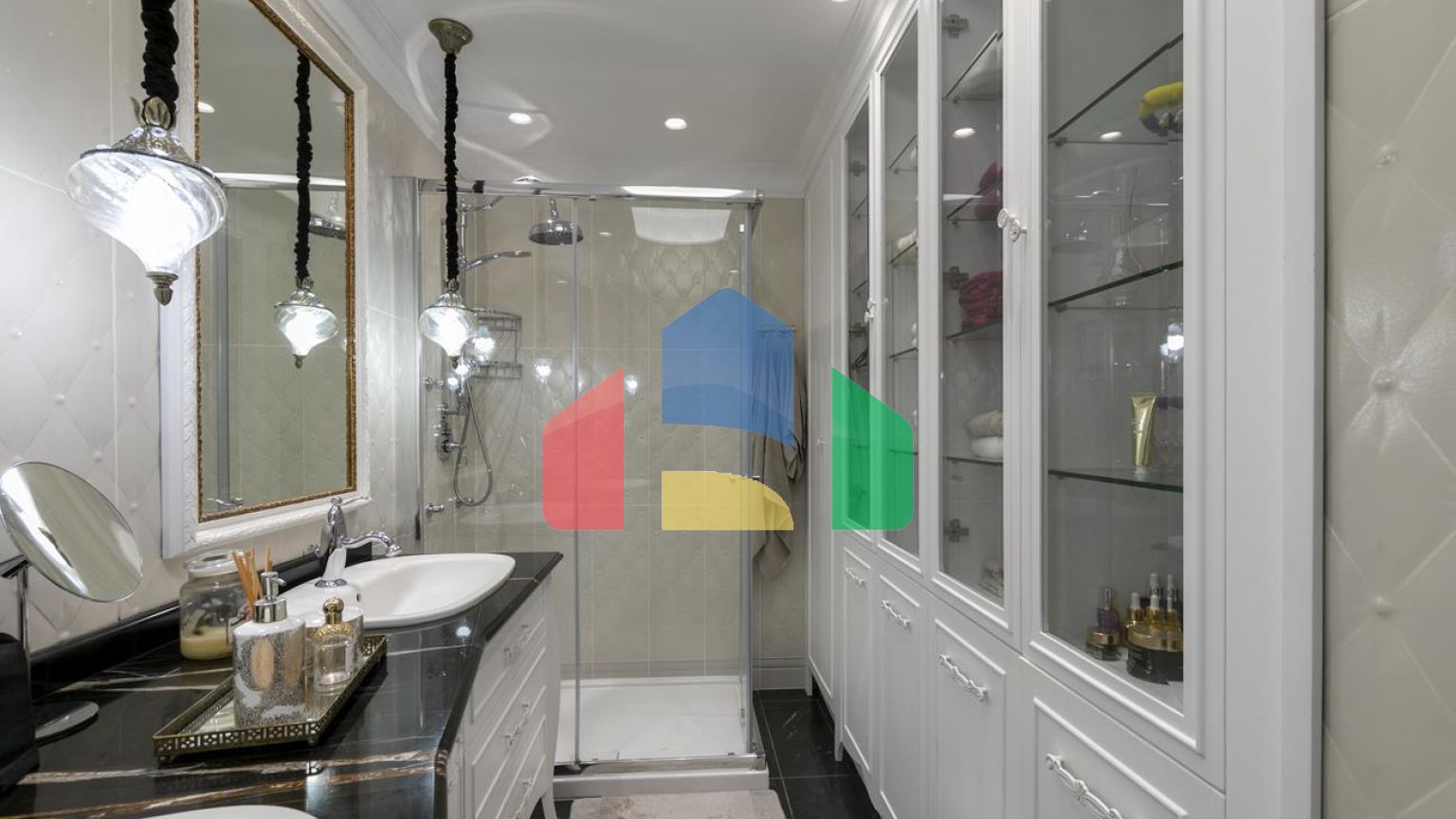 Продаж - Котедж 246 m² В Лимассоле