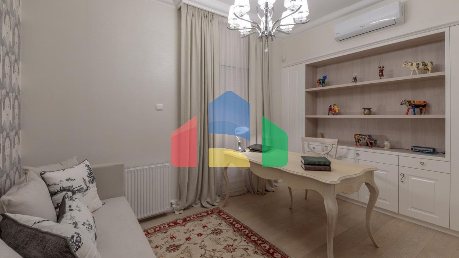 Продаж - Котедж 246 m² В Лимассоле