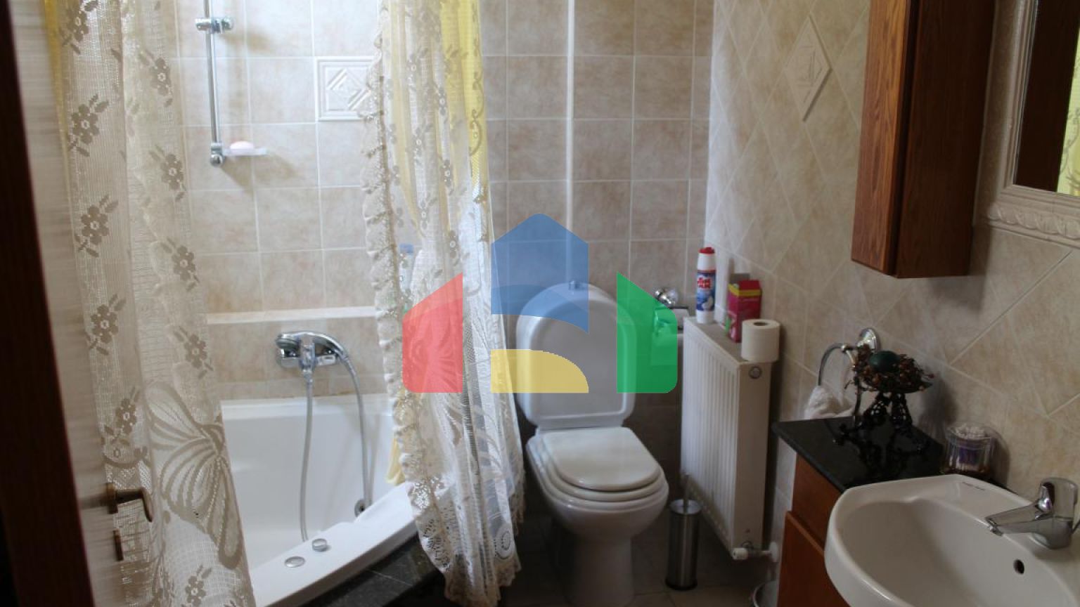 Продаж - Вілла 180 m² В Лимассоле