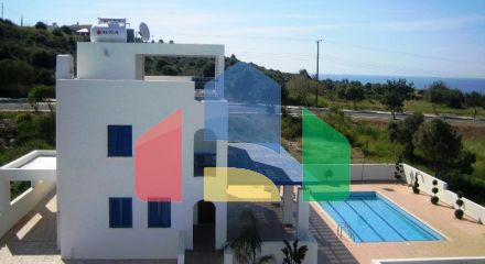 For Sale - Villa 128 m² in Limassol