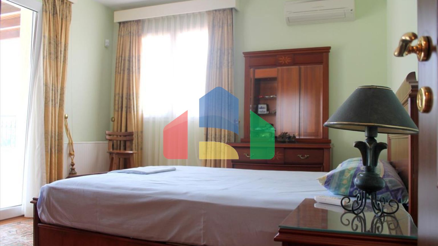 Продаж - Вілла 320 m² В Лимассоле