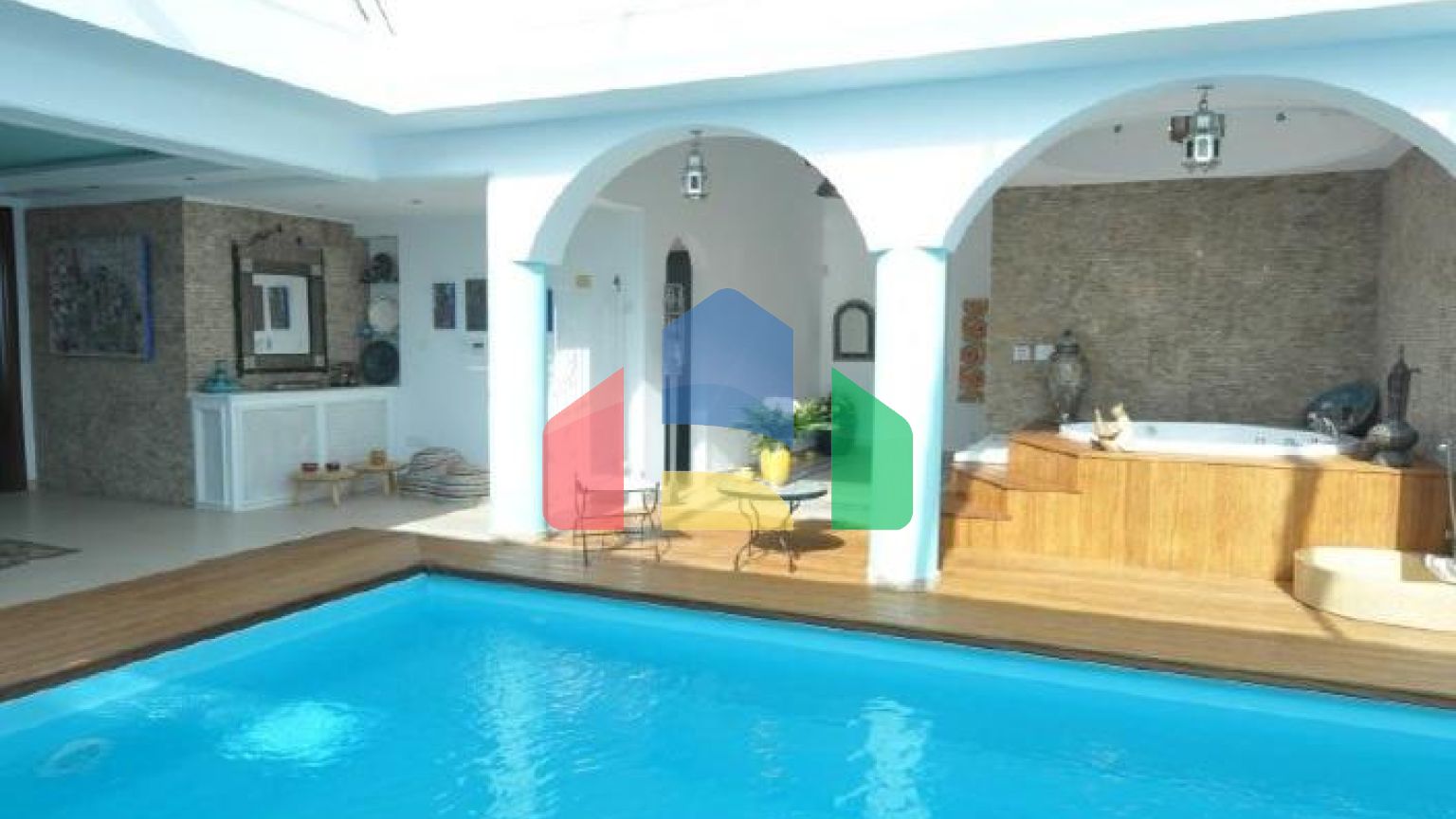 Продаж - Вілла 600 m² В Лимассоле