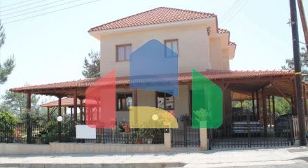 For Sale - Detached house 240 m² in Limassol