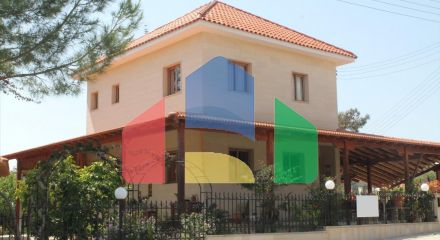 For Sale - Detached house 240 m² in Limassol