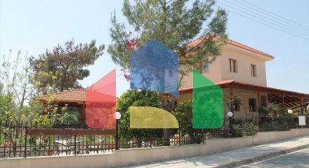 For Sale - Detached house 240 m² in Limassol