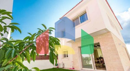 For Sale - Villa 272 m² in Limassol