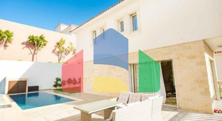 Продаж - Вілла 272 m² В Лимассоле