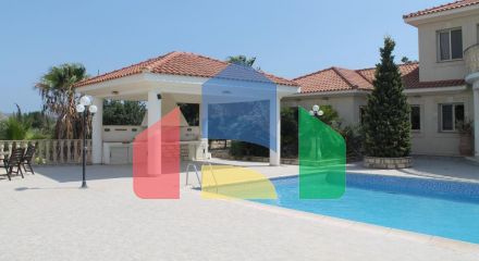 For Sale - Villa 500 m² in Limassol